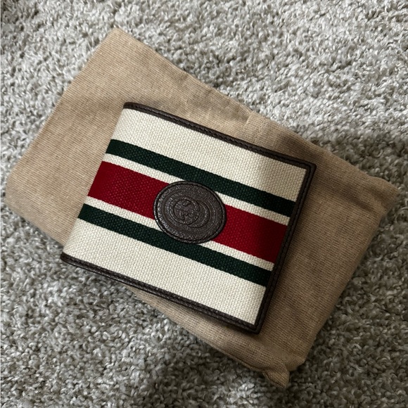 Gucci bi fold wallet - Picture 1 of 7